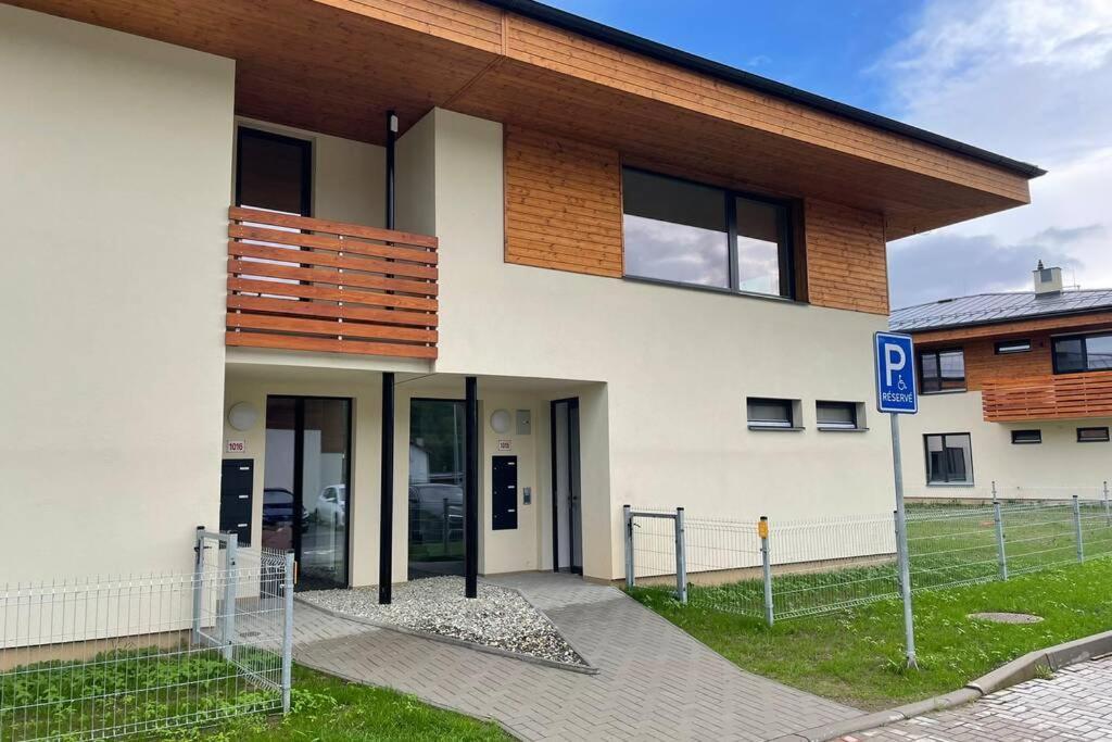 Apartment Za Kostelem Celadna